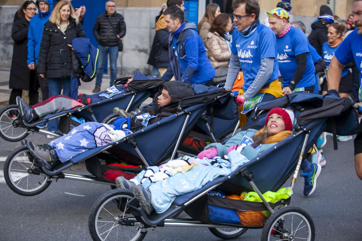 Equipo_Zurich_Aefat-_Maratón_San_Sebastián_2023_-_Foto_Xavier_dArquer_3.jpg