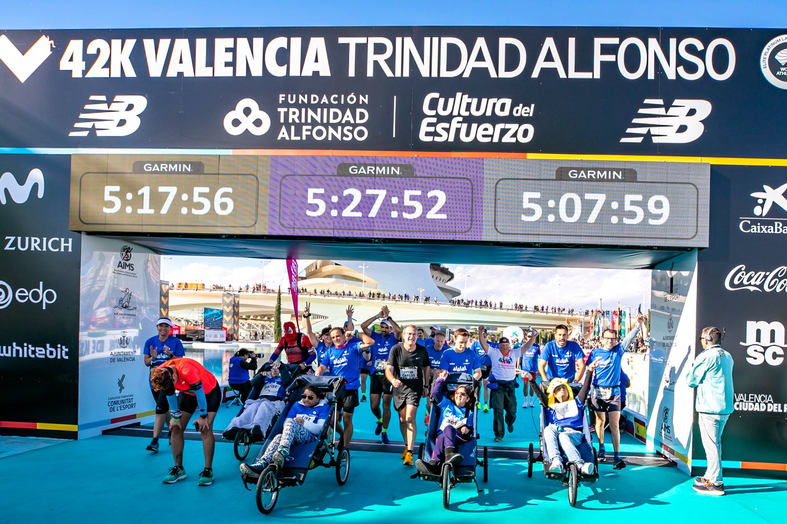 Equipo Zurich Aefat en Maratón Valencia 2022 ataxia telangiectasia 10