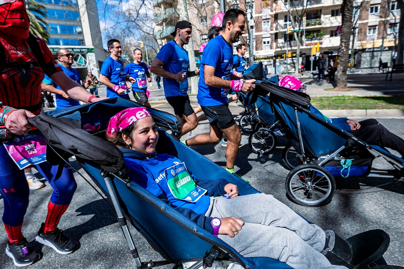 Equipo_Zurich_Aefat_en_Marató_Barcelona_2023_Foto_Xavier_dArquer_2.jpg