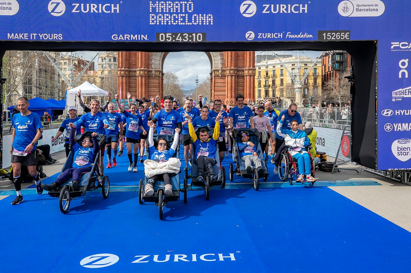 Equipo_Zurich_Aefat_en_Marató_Barcelona_2024_Foto_Xavier_dArquer_3.jpg