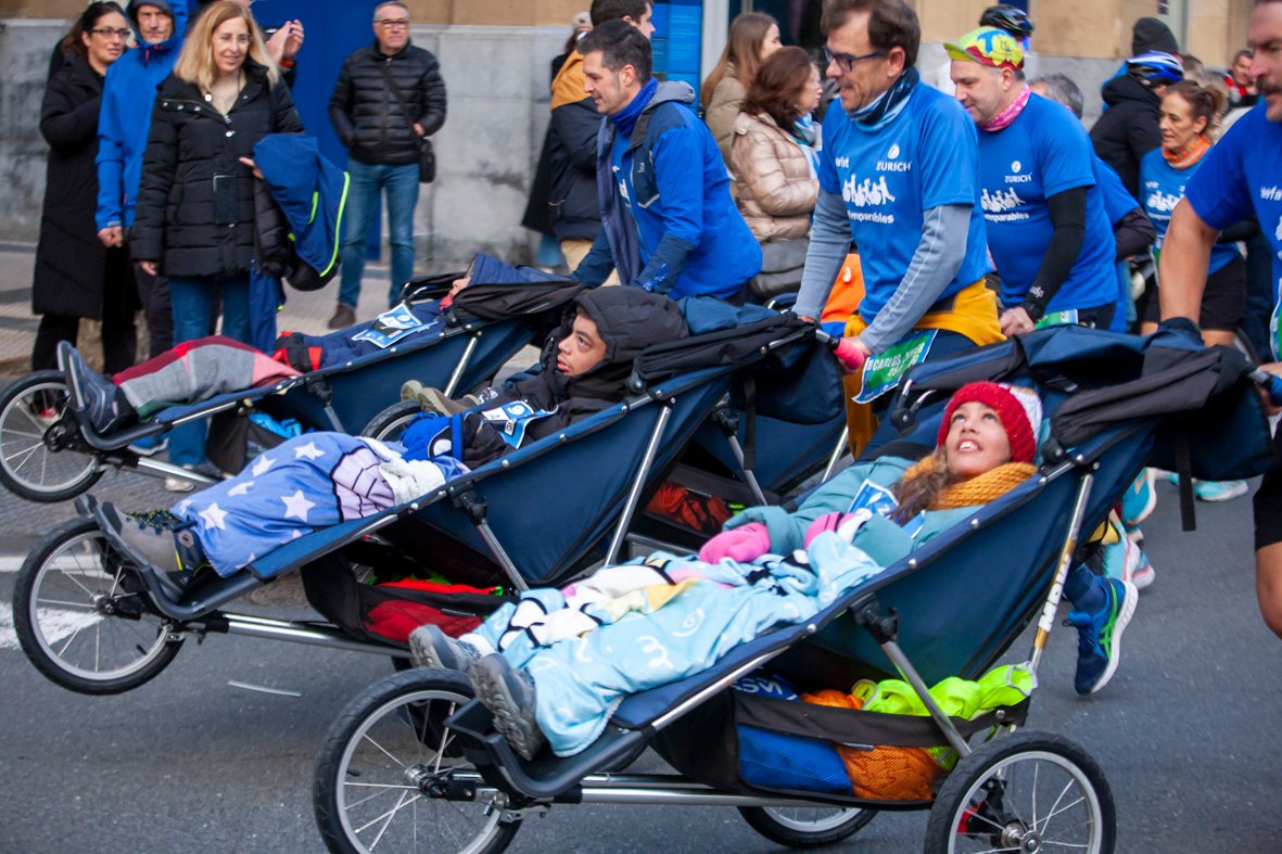 Equipo_Zurich_Aefat-_Maratón_San_Sebastián_2023_-_Foto_Xavier_dArquer_3.jpg